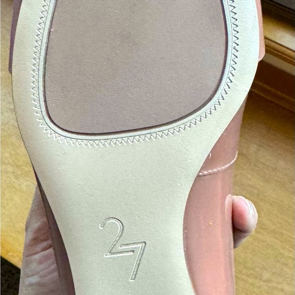 NEW Naturalizer Miller Patent Leather Flats - Picture 3 of 3